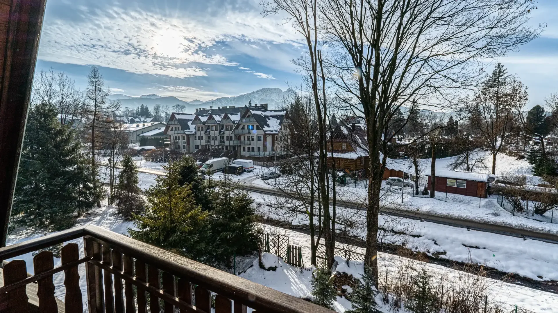 Zimowy widok na Zakopane z balkonu Villi Kamieniec