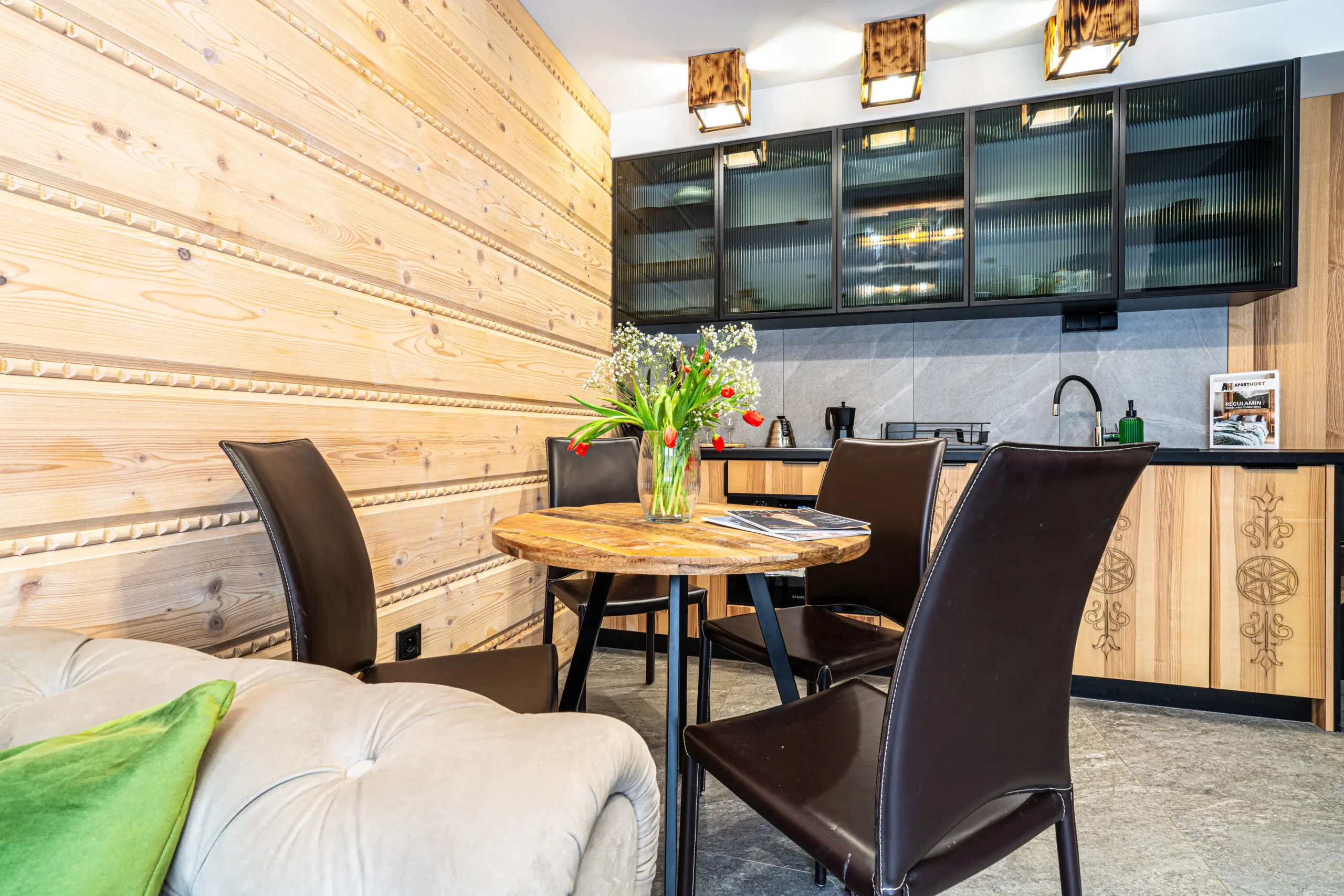 Schronisko Zmysłów Apartament nr 1