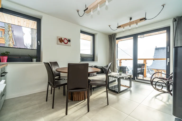 Schronisko Zmysłów Apartament nr 5