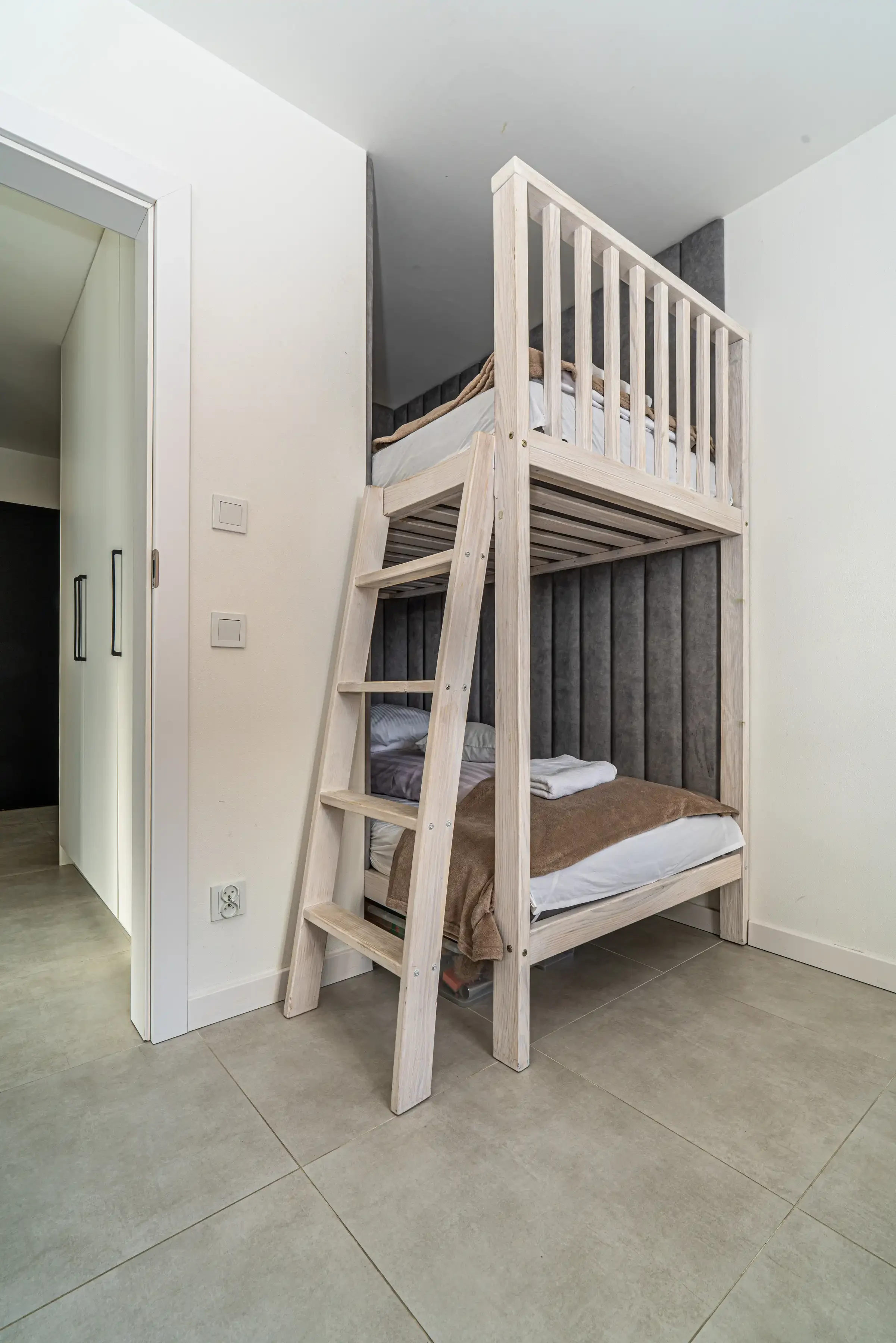 Schronisko Zmysłów Apartament nr 5