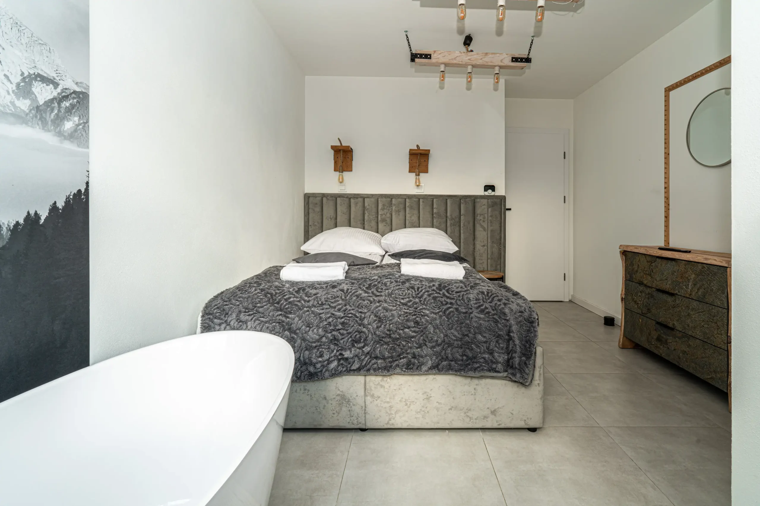 Schronisko Zmysłów Apartament nr 5
